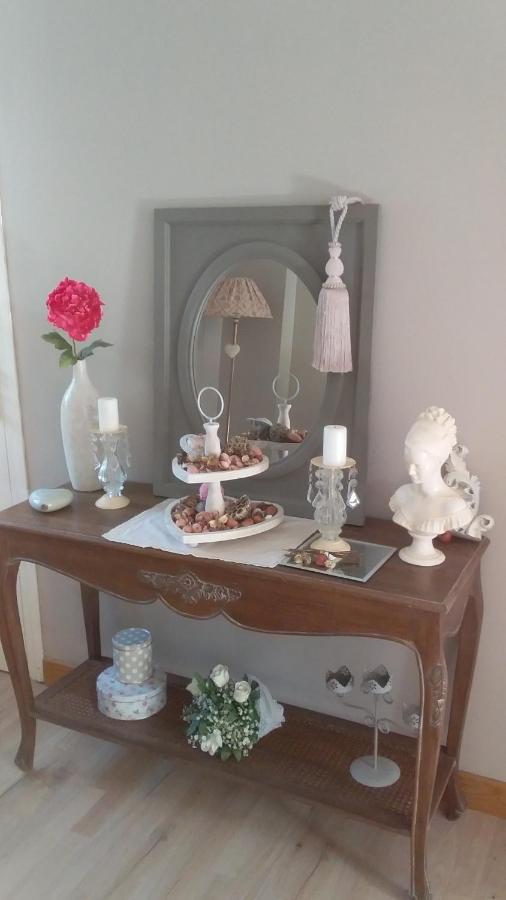 Chambre De Rose - Le Refuge Des Parachutistes - En Bordure Du Marais Neuville-au-Plain Buitenkant foto